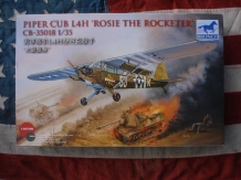 images/productimages/small/Piper Cub L-4H Rosie the Rocketer Bronco 1;35 nw.doos.jpg